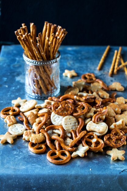 Foto close-up van koekjes op tafel