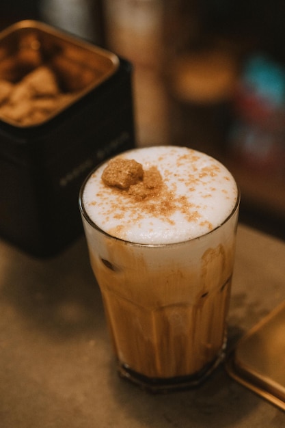 Close-up van koffie op tafel