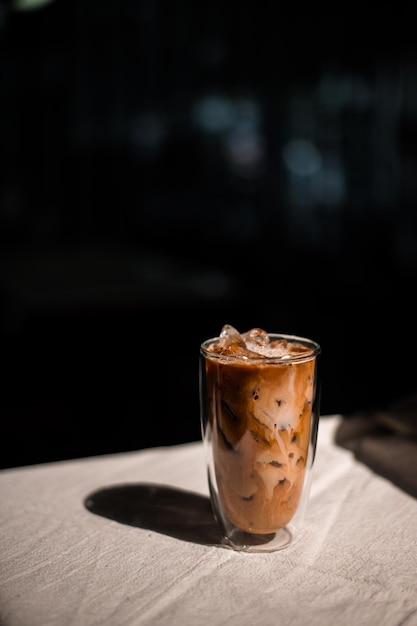 Close-up van koffie op tafel