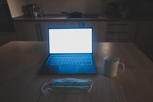 Close-up van laptop op tafel