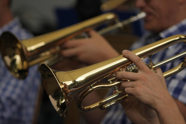 Close-up van mannen die euphonium spelen
