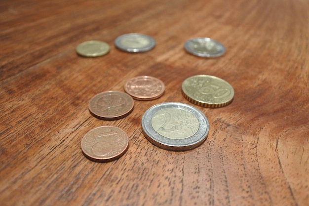 Close-up van munten op tafel