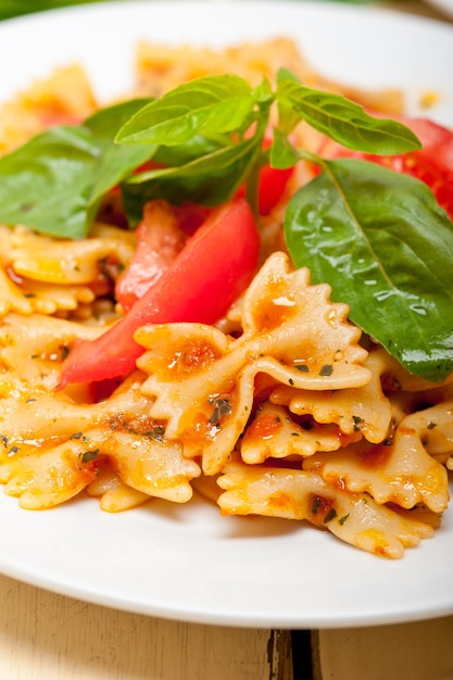 Close-up van papegaai pasta op een bord