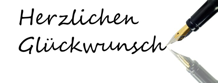 Foto close-up van pen met tekst op witte achtergrond