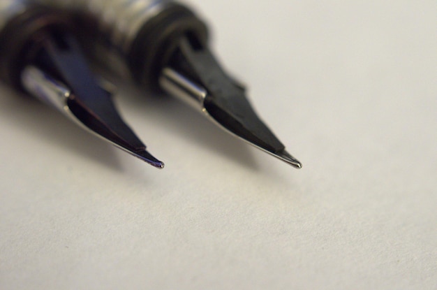 Close-up van pennen op tafel