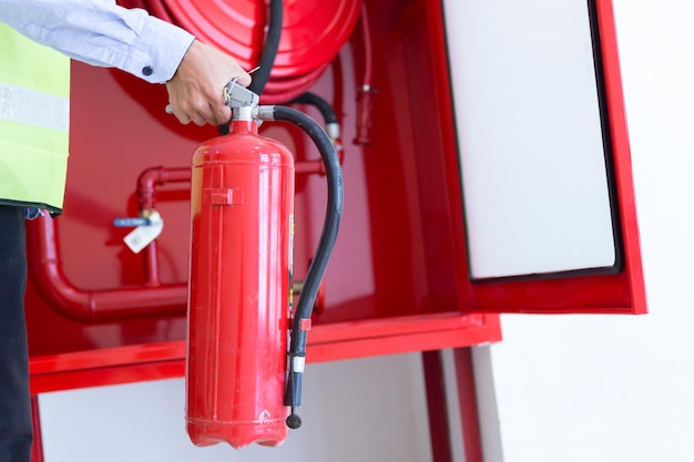 Close-up van rood aan het werken op tafel