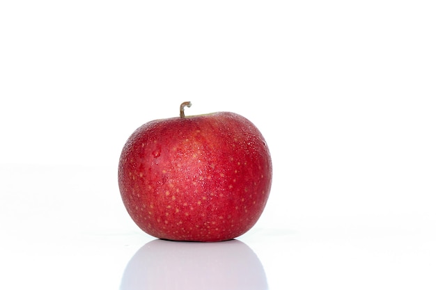 Close-up van rood fruit op witte achtergrond
