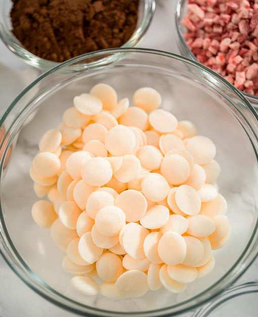 Close-up van snoepjes in een schaal