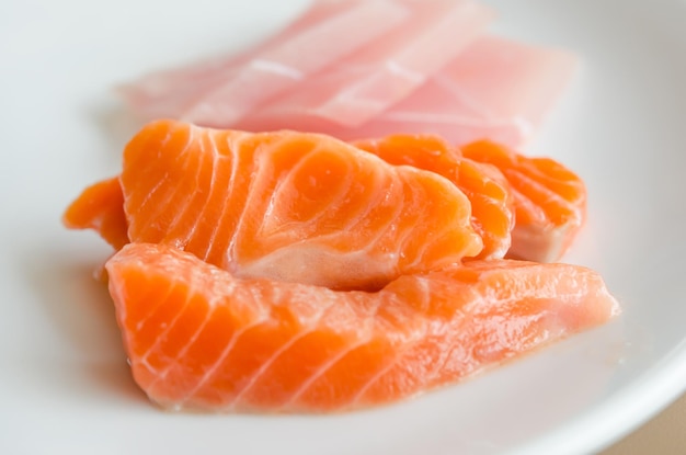 Close-up van sushi op bord