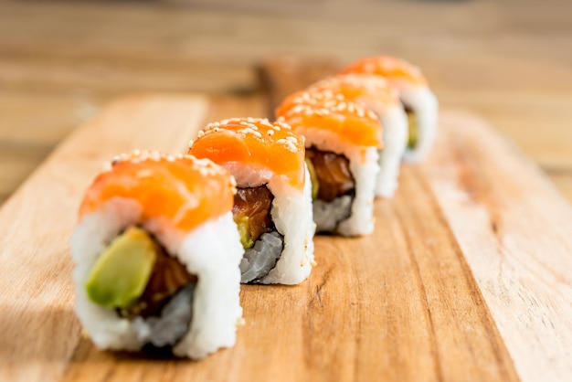Close-up van sushi op tafel
