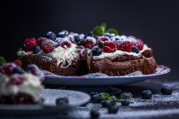 Close-up van taart op tafel