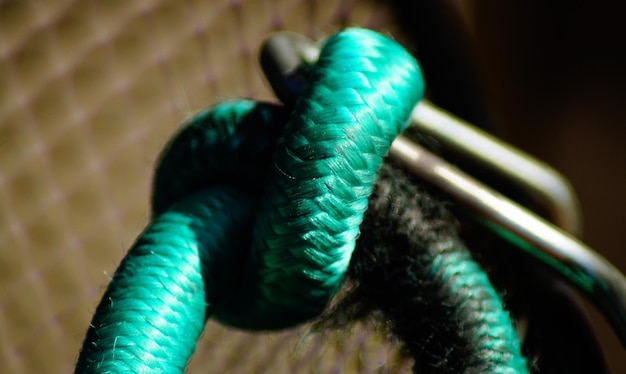 Foto close-up van turquoise touw