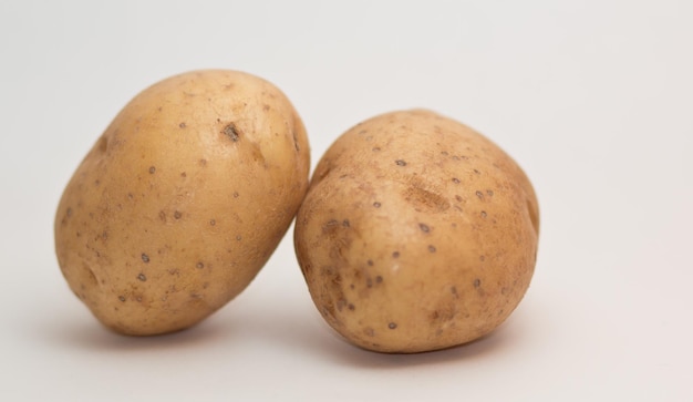 Close-up van twee aardappelen