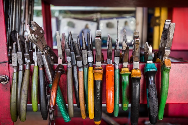 Foto close-up van veelkleurige gereedschappen