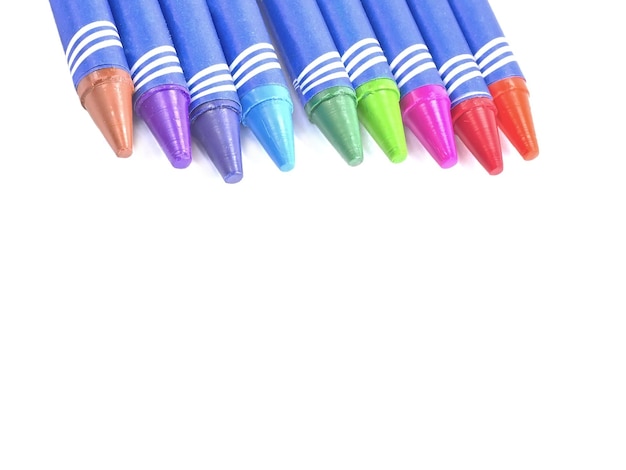 Close-up van veelkleurige potloden op een witte achtergrond
