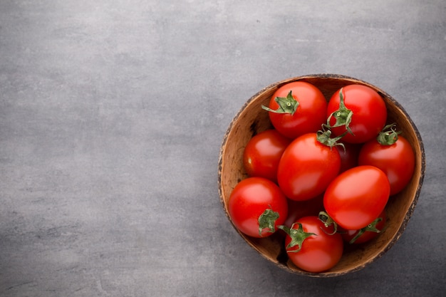 Close-up van verse tomaten in een kom