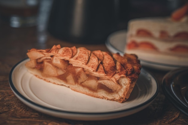 Close-up van voedsel op een bord op tafel