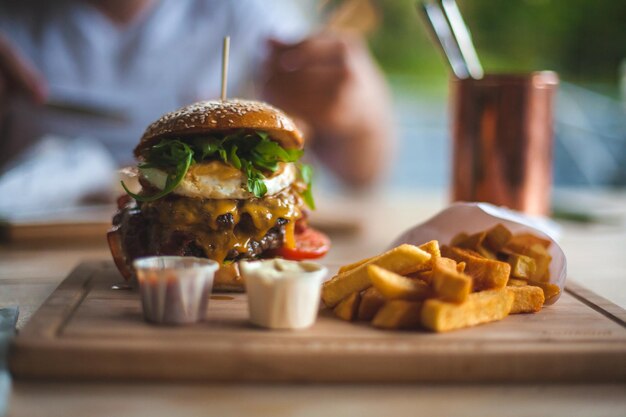 Foto close-up van voedsel op tafel