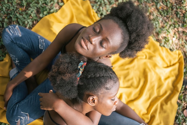 Close-up van vrouwen die samen poseren