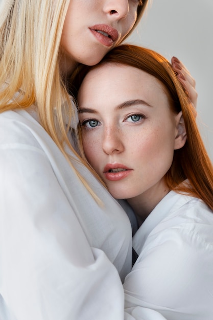 Foto close-up van vrouwen in liefdesportret