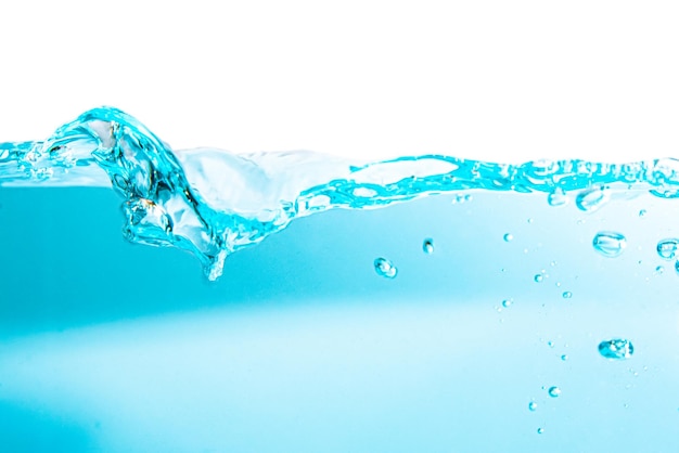 Close-up van water tegen een witte achtergrond