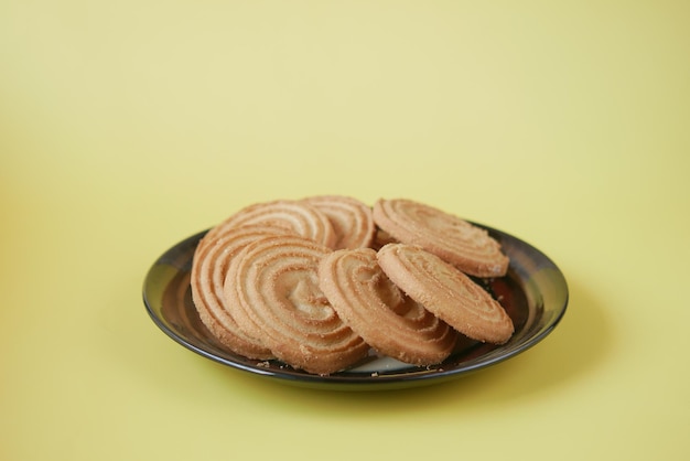 Close up van zoete koekjes op houten tafel