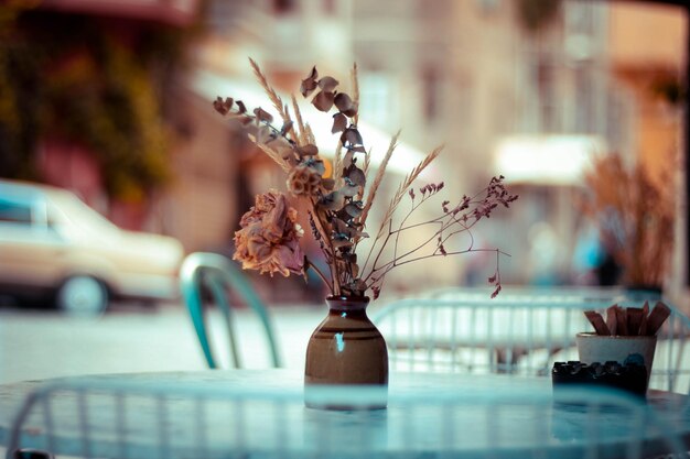 Photo close-up of vase on table