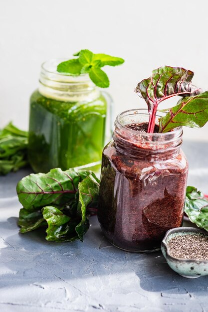 Photo close-up of vegetables in jar on table