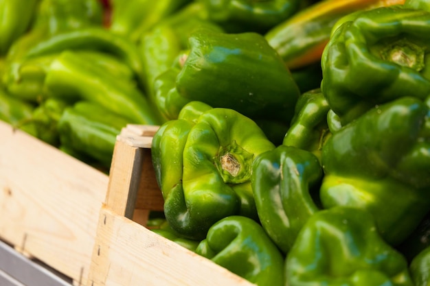 Foto prossimo piano delle verdure al mercato