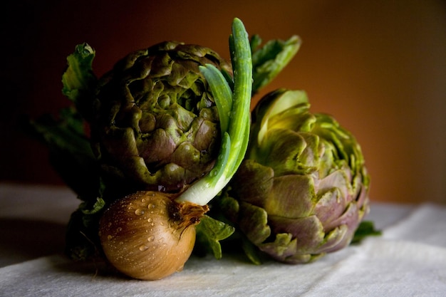 Photo close-up of vegetables on table