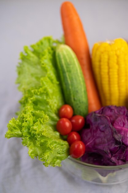 Photo close-up of vegetables on table