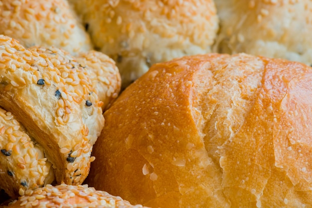 Close-up vers brood, traditionele eigengemaakte bakkerijclose-up