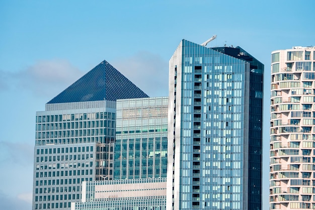 Photo close up view of the skyscrapers in london uk