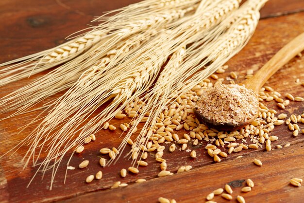 Photo close-up view of wheat and seeds