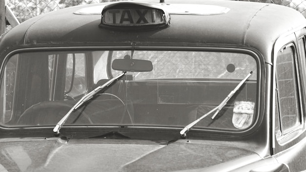 Photo close-up of vintage taxi