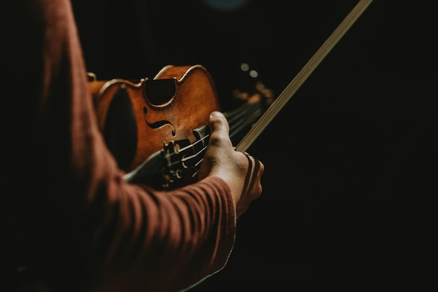 Foto prossimo piano di un violino