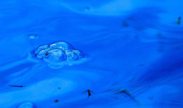 Foto close-up di una goccia d'acqua