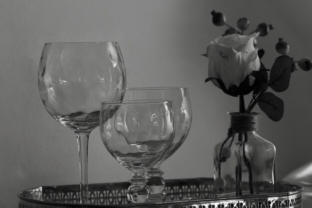 Photo close-up of water in glass on table