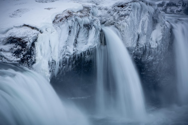 Foto prossimo piano della cascata