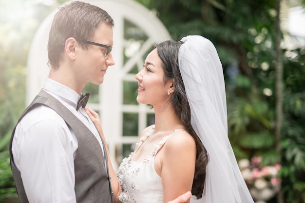 結婚式のカップルのクローズアップ