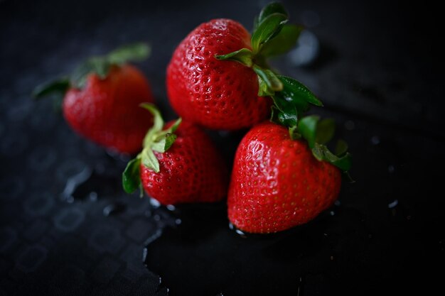 Photo close-up of wet strawberries