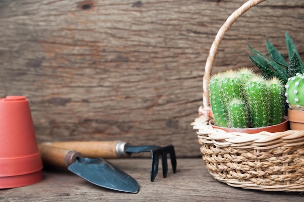 Photo close-up of wicker basket on table