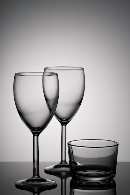 Photo close-up of wineglass against white background