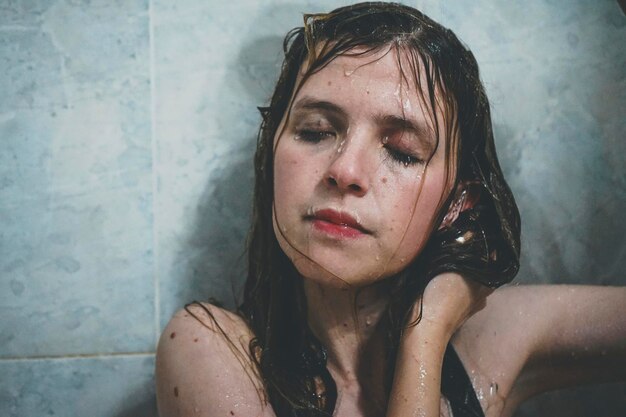 Photo close-up of woman in bathroom