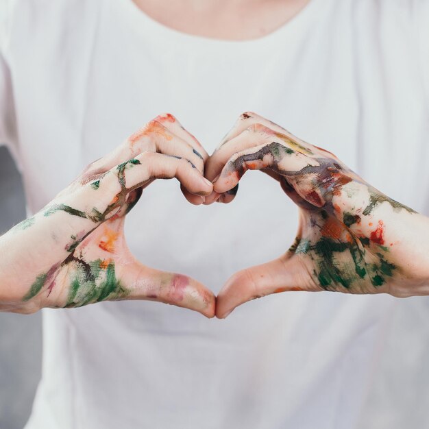 Photo close-up of woman holding hands