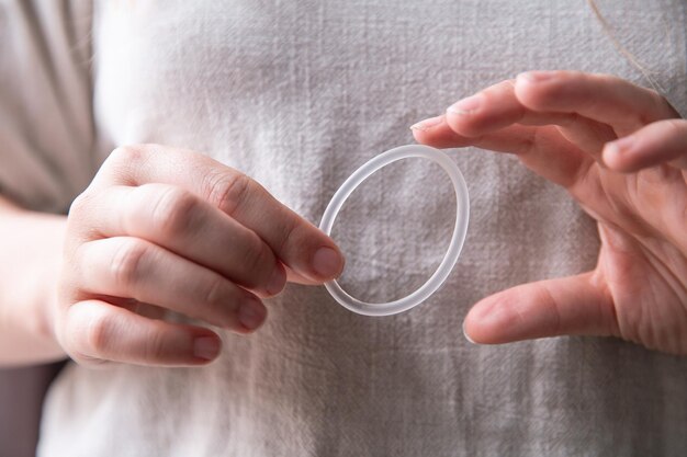 Photo close-up of woman holding hands