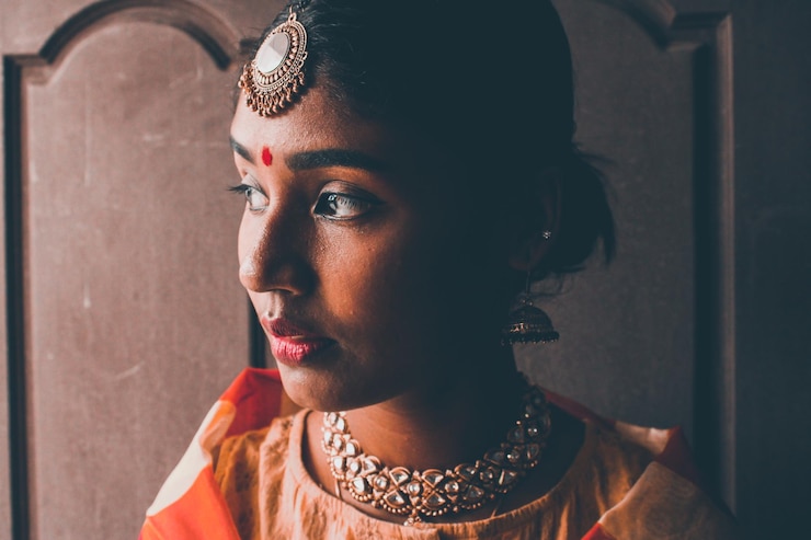 Photo close-up of woman looking away