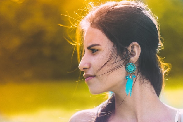 Photo close-up of woman looking away