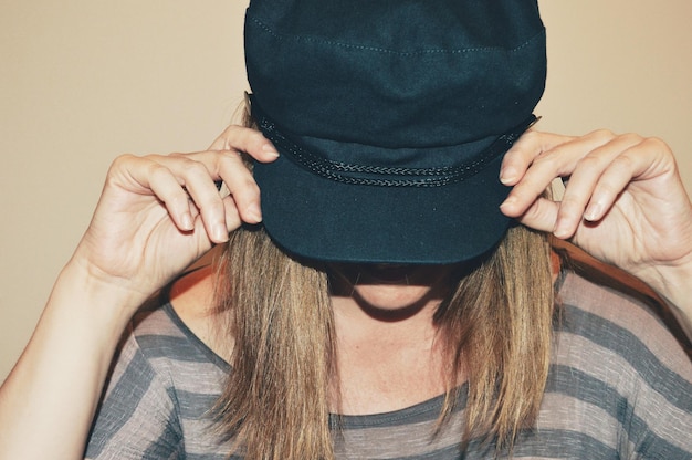 Photo close-up of woman wearing cap
