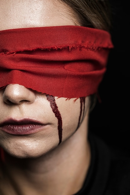 Photo close-up of woman with blindfold